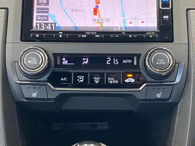 ホンダ シビック ハッチバック ホンダセンシング 岐阜県 2018(平30)年 5.7万km クリスタルブラックパール ワンオーナー/ナビ装着用スペシャルパッケージ/ホンダセンシング/メーカー純正SDナビ//BT/CD/DVD/フルセグテレビ/電動パーキング・ブレーキホールド/純正ビルトインETC/Transcend製ドライブレコーダー/Gathers製ドライブレコーダー/COMTEC製レーダー探知機/トノカバー/純正18インチアルミホイール/追従式クルーズコントロール/LEDヘッドライト/ドアバイザー/バックカメラ