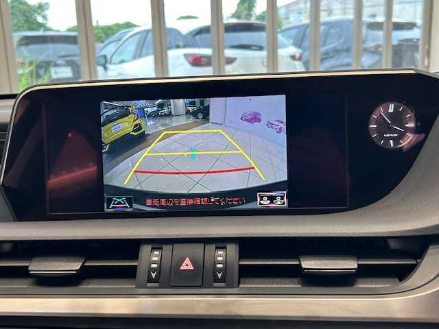 レクサス ＥＳ 300h 埼玉県 2020(令2)年 5.9万km グラファイトブラックガラスフレーク レクサスセーフティシステム/純正メーカーナビ/ CD/DVD/BT/フルセグ/USB/バックカメラ/レーダークルーズコントロール/レーンキープアシスト/オートブレーキホールド/パドルシフト/パワーシート/シートヒーター/エアシート/ステアリングヒーター/純正17インチアルミホイール/サンルーフ/ETC2.0/スマートキー/禁煙車