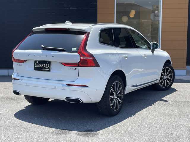 ボルボ ＸＣ６０ D4 AWD インスクリプション 栃木県 2020(令2)年 4.9万km パール ワンオーナー /禁煙車/Bowers&Wilkinsプレミアムサウンド/パノラマサンルーフ /白革シート/前席マッサージシート/全席シートヒーター /前席ベンチレーター/ヘッドアップディスプレイ/コーナリングライト/クリアランスソナー /ステアリングヒーター/ドライブレコーダー/ナビ/フルセグ/全方位カメラ/ETC/レーンキープアシスト/ブラインドスポット /トラフィックアラート/インテリセーフ /パワーテールゲート/ACC
