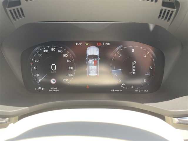 ボルボ ＸＣ６０ D4 AWD インスクリプション 栃木県 2020(令2)年 4.9万km パール ワンオーナー /禁煙車/Bowers&Wilkinsプレミアムサウンド/パノラマサンルーフ /白革シート/前席マッサージシート/全席シートヒーター /前席ベンチレーター/ヘッドアップディスプレイ/コーナリングライト/クリアランスソナー /ステアリングヒーター/ドライブレコーダー/ナビ/フルセグ/全方位カメラ/ETC/レーンキープアシスト/ブラインドスポット /トラフィックアラート/インテリセーフ /パワーテールゲート/ACC