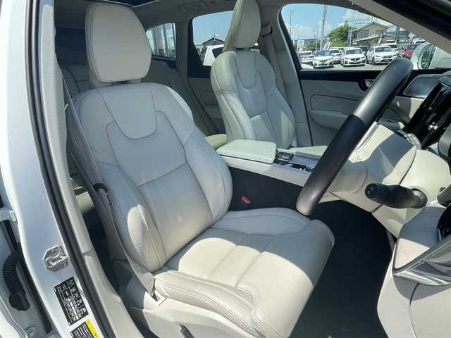 ボルボ ＸＣ６０ D4 AWD インスクリプション 栃木県 2020(令2)年 4.9万km パール ワンオーナー /禁煙車/Bowers&Wilkinsプレミアムサウンド/パノラマサンルーフ /白革シート/前席マッサージシート/全席シートヒーター /前席ベンチレーター/ヘッドアップディスプレイ/コーナリングライト/クリアランスソナー /ステアリングヒーター/ドライブレコーダー/ナビ/フルセグ/全方位カメラ/ETC/レーンキープアシスト/ブラインドスポット /トラフィックアラート/インテリセーフ /パワーテールゲート/ACC