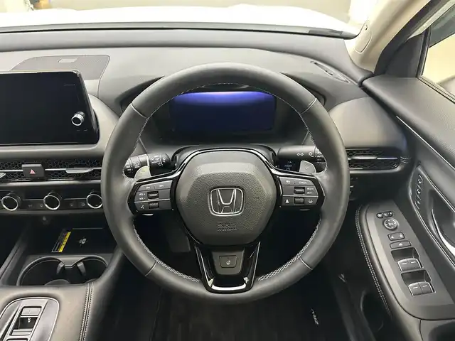 ホンダ ＺＲ－Ｖ ハイブリッド e:HEV Z 兵庫県 2024(令6)年 0.6万km プラチナホワイトパール 純正ディスプレイオーディオ/（ナビ、フルセグTV、BT、スマートフォン連携）/後退出庫サポート/シートヒーター/パワーシート/レザーシート/ワイヤレス充電/純正フロアマット/ドアバイザー/LEDヘッドライト/コーナーセンサー/追従式クルーズコントロール/レーンキープアシスト/ブラインドスポットモニター/パワーバックドア/BOSEサウンド/ビルトインETC2.0/パドルシフト/オートハイビーム/マルチビューカメラ