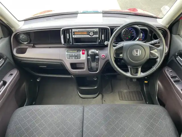 ホンダ Ｎ ＯＮＥ プレミアム Lパッケージ 岩手県 2013(平25)年 7.7万km ミラノレッド (株)IDOMが運営する【じしゃロン盛岡店】の自社ローン専用車両になりますこちらは現金またはオートローンご利用時の価格です。自社ローンご希望の方は別途その旨お申付け下さい/純正オーディオ/CD/ラジオ/AUX/プッシュスタート/スマートキー/スペアキー/HIDヘッドライト/オートライト/フォグライト/革巻きステアリング/ドライブレコーダー/電動格納ミラー