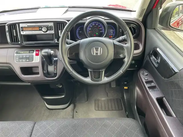 ホンダ Ｎ ＯＮＥ プレミアム Lパッケージ 岩手県 2013(平25)年 7.7万km ミラノレッド (株)IDOMが運営する【じしゃロン盛岡店】の自社ローン専用車両になりますこちらは現金またはオートローンご利用時の価格です。自社ローンご希望の方は別途その旨お申付け下さい/純正オーディオ/CD/ラジオ/AUX/プッシュスタート/スマートキー/スペアキー/HIDヘッドライト/オートライト/フォグライト/革巻きステアリング/ドライブレコーダー/電動格納ミラー