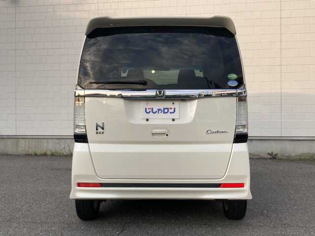 ホンダ Ｎ ＢＯＸ カスタム G Lパッケージ 三重県 2013(平25)年 6.9万km プレミアムホワイトパール (株)IDOMが運営する【じしゃロン四日市店】の自社ローン専用車両になります。こちらは現金またはオートローンご利用時の価格です。自社ローンご希望の方は別途その旨お申付け下さい/社外SDナビ（CD/DVD/AM/FM）/パドルシフト/片側パワースライド/バックカメラ/ワンセグTV/ETC/純正14インチAW/キセノンライト/ベンチシート