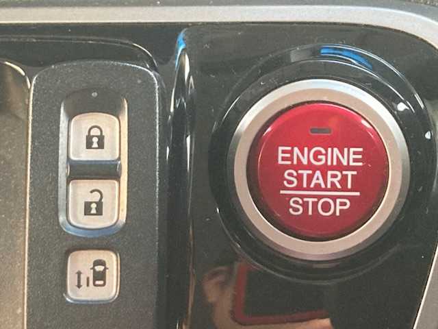 ホンダ Ｎ ＢＯＸ カスタム G Lパッケージ 三重県 2013(平25)年 6.9万km プレミアムホワイトパール (株)IDOMが運営する【じしゃロン四日市店】の自社ローン専用車両になります。こちらは現金またはオートローンご利用時の価格です。自社ローンご希望の方は別途その旨お申付け下さい/社外SDナビ（CD/DVD/AM/FM）/パドルシフト/片側パワースライド/バックカメラ/ワンセグTV/ETC/純正14インチAW/キセノンライト/ベンチシート