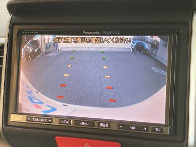 ホンダ Ｎ ＢＯＸ カスタム G Lパッケージ 三重県 2013(平25)年 6.9万km プレミアムホワイトパール (株)IDOMが運営する【じしゃロン四日市店】の自社ローン専用車両になります。こちらは現金またはオートローンご利用時の価格です。自社ローンご希望の方は別途その旨お申付け下さい/社外SDナビ（CD/DVD/AM/FM）/パドルシフト/片側パワースライド/バックカメラ/ワンセグTV/ETC/純正14インチAW/キセノンライト/ベンチシート