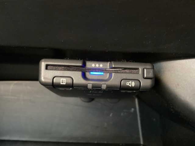 ホンダ Ｎ ＢＯＸ カスタム G Lパッケージ 三重県 2013(平25)年 6.9万km プレミアムホワイトパール (株)IDOMが運営する【じしゃロン四日市店】の自社ローン専用車両になります。こちらは現金またはオートローンご利用時の価格です。自社ローンご希望の方は別途その旨お申付け下さい/社外SDナビ（CD/DVD/AM/FM）/パドルシフト/片側パワースライド/バックカメラ/ワンセグTV/ETC/純正14インチAW/キセノンライト/ベンチシート