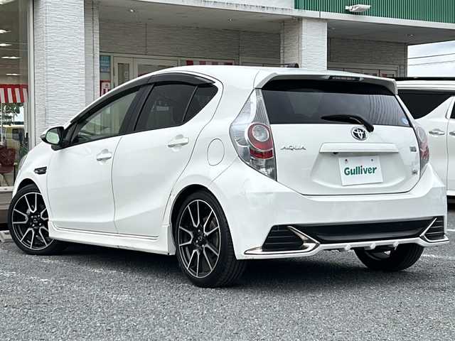 トヨタ アクア G G’s 千葉県 2014(平26)年 5.2万km ライムホワイトパールクリスタルシャイン ナビ　ＮＳＺＮ－Ｗ６４Ｔ　バックカメラ　Ｂｔ　ＣＤ　ＤＶＤ　ＵＳＢ　ＥＴＣ　前後ドラレコ　純正フロアマット　スマートキー プッシュスタート　電格ミラー　純正１７インチＡＷ　盗難防止機能装置
