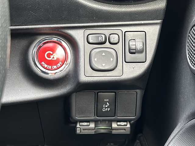 トヨタ アクア G G’s 千葉県 2014(平26)年 5.2万km ライムホワイトパールクリスタルシャイン ナビ　ＮＳＺＮ－Ｗ６４Ｔ　バックカメラ　Ｂｔ　ＣＤ　ＤＶＤ　ＵＳＢ　ＥＴＣ　前後ドラレコ　純正フロアマット　スマートキー プッシュスタート　電格ミラー　純正１７インチＡＷ　盗難防止機能装置
