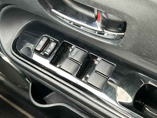 トヨタ アクア G G’s 千葉県 2014(平26)年 5.2万km ライムホワイトパールクリスタルシャイン ナビ　ＮＳＺＮ－Ｗ６４Ｔ　バックカメラ　Ｂｔ　ＣＤ　ＤＶＤ　ＵＳＢ　ＥＴＣ　前後ドラレコ　純正フロアマット　スマートキー プッシュスタート　電格ミラー　純正１７インチＡＷ　盗難防止機能装置