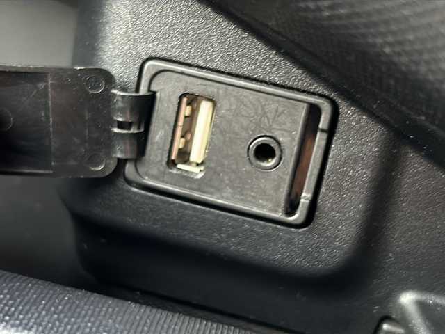 トヨタ アクア G G’s 千葉県 2014(平26)年 5.2万km ライムホワイトパールクリスタルシャイン ナビ　ＮＳＺＮ－Ｗ６４Ｔ　バックカメラ　Ｂｔ　ＣＤ　ＤＶＤ　ＵＳＢ　ＥＴＣ　前後ドラレコ　純正フロアマット　スマートキー プッシュスタート　電格ミラー　純正１７インチＡＷ　盗難防止機能装置