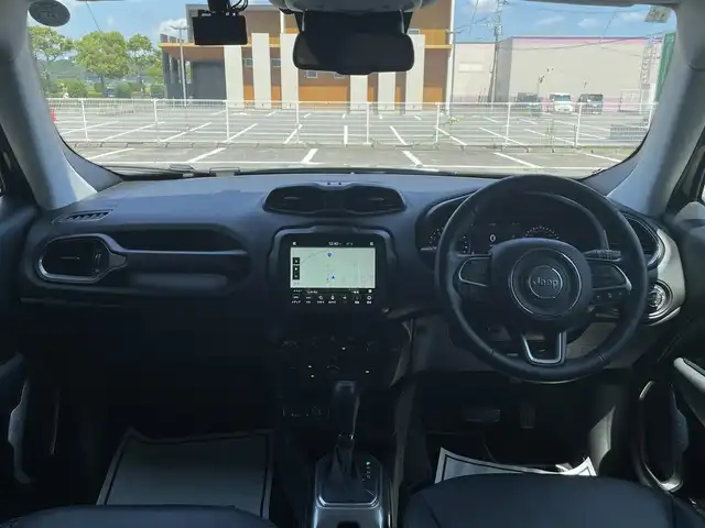 クライスラー・ジープ ジープ レネゲード リミテッド 宮崎県 2021(令3)年 2.9万km グレー 純正ナビ/・Bluetooth /・フルセグTV/・USB/・AM/・FM/ETC2.0/前後ドライブレコーダー/ブラインドスポットモニター/バックカメラ/革巻きステアリング/ステアリングリモコン/アダプティブクルーズコントロール/ステアリングヒーター/レザーシート/前席シートヒーター /前席パワーシート/レーンキープアシスト/純正LEDヘッドライト/フロントフォグランプ/オートライト/ハイビームアシスト/アイドリングストップ/純正フロアマット/純正17インチアルミ
