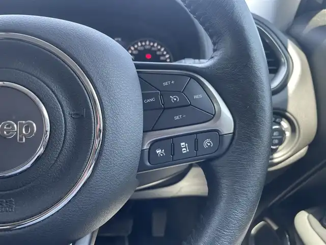 クライスラー・ジープ ジープ レネゲード リミテッド 宮崎県 2021(令3)年 2.9万km グレー 純正ナビ/・Bluetooth /・フルセグTV/・USB/・AM/・FM/ETC2.0/前後ドライブレコーダー/ブラインドスポットモニター/バックカメラ/革巻きステアリング/ステアリングリモコン/アダプティブクルーズコントロール/ステアリングヒーター/レザーシート/前席シートヒーター /前席パワーシート/レーンキープアシスト/純正LEDヘッドライト/フロントフォグランプ/オートライト/ハイビームアシスト/アイドリングストップ/純正フロアマット/純正17インチアルミ