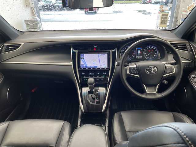 トヨタ ハリアー エレガンス 愛知県 2019(令1)年 2.1万km スパークリングブラックパールクリスタルシャイン トヨタセーフティセンスＰ/純正9型ナビ/レーダークルーズコントロール/バックカメラ/パワーシート/コーナーセンサー/純正アルミホイール/LEDヘッドライト/レーンキープアシスト/オートマチックハイビーム/ドライブレコーダー/ETC/衝突軽減システム/フルセグ/CD DVD/Bluetooth/ステアリングスイッチ/スマートキー/プッシュスタート