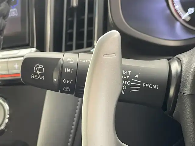 三菱 デリカＤ：５ ブラックエディション 滋賀県 2025(令7)年 0.1千km グラファイトグレーメタリック/ブラックマイカ 登録済未使用車/ALPINEデリカD:5専用11型ナビゲーション/【Bluetooth/CD/DVD/HDMI//AppleCarPlay/AndroidAuto/フルセグTV）/後席用モニター取付パッケージ/電動サイドステップレス/マルチアラウンドモニター/ダイアモンドステッチ入ブラック革シート/パワーシート/シートヒーター/ステアリングヒーター/e-アシスト/・衝突被害軽減ブレーキ/・車線逸脱警報/・レーダークルーズコントロール/・オートマチックハイビーム/・誤発進抑制機能/・後側方車両検知警報/・後退時車両検知警報/両側パワースライドドア/パワーバックドア/LEDヘッドライト/ブラック塗装アルミホイール