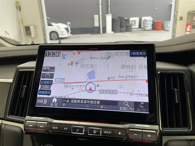 三菱 デリカＤ：５ ブラックエディション 滋賀県 2025(令7)年 0.1千km グラファイトグレーメタリック/ブラックマイカ 登録済未使用車/ALPINEデリカD:5専用11型ナビゲーション/【Bluetooth/CD/DVD/HDMI//AppleCarPlay/AndroidAuto/フルセグTV）/後席用モニター取付パッケージ/電動サイドステップレス/マルチアラウンドモニター/ダイアモンドステッチ入ブラック革シート/パワーシート/シートヒーター/ステアリングヒーター/e-アシスト/・衝突被害軽減ブレーキ/・車線逸脱警報/・レーダークルーズコントロール/・オートマチックハイビーム/・誤発進抑制機能/・後側方車両検知警報/・後退時車両検知警報/両側パワースライドドア/パワーバックドア/LEDヘッドライト/ブラック塗装アルミホイール