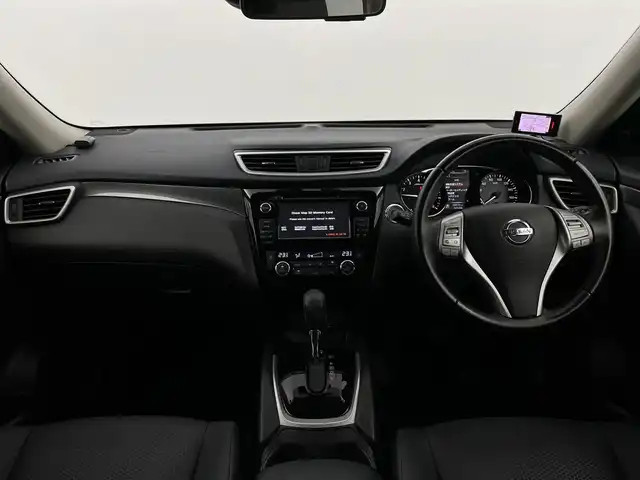 日産 エクストレイル 20Xtt エマージェンシーブレーキ 新潟県 2017(平29)年 4.6万km ダイヤモンドブラック 純正ナビ/　　フルセグ/CD/AUX/FM/AM/アラウンドビューモニター/パワーバックドア/クルーズコントロール/レザーシート/シートヒーター/LEDオートライト/純正18インチアルミホイール/ステリングスイッチ/ルーフレール/ミラーヒーター/スマートキー/ビルトインETC