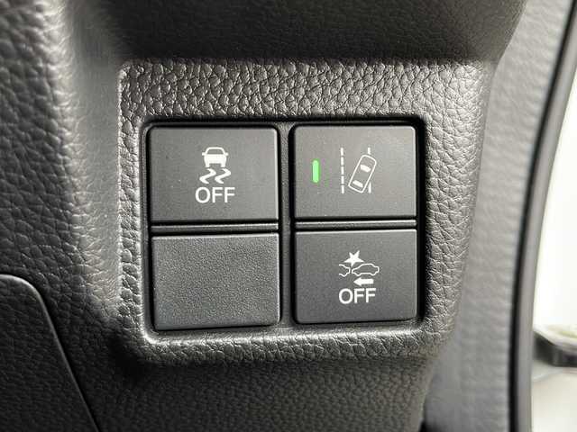 ホンダ Ｎ ＢＯＸ カスタム G L ホンダセンシング 富山県 2018(平30)年 6.8万km プラチナホワイトパール 4WD/純正SDナビ(VXV-185NBi)/フルセグ/Bluetooth/バックカメラ/両側パワースライドドア/ホンダセーフティセンス/衝突被害軽減ブレーキ/レーダークルーズコントロール/レーンキープアシスト/コーナーセンサー/前席シートヒーター/社外16インチアルミホイール/純正フロアマット/ドライブレコーダー/ETC/保証書・記録簿/取扱説明書