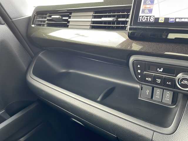 ホンダ Ｎ ＢＯＸ カスタム G L ホンダセンシング 富山県 2018(平30)年 6.8万km プラチナホワイトパール 4WD/純正SDナビ(VXV-185NBi)/フルセグ/Bluetooth/バックカメラ/両側パワースライドドア/ホンダセーフティセンス/衝突被害軽減ブレーキ/レーダークルーズコントロール/レーンキープアシスト/コーナーセンサー/前席シートヒーター/社外16インチアルミホイール/純正フロアマット/ドライブレコーダー/ETC/保証書・記録簿/取扱説明書