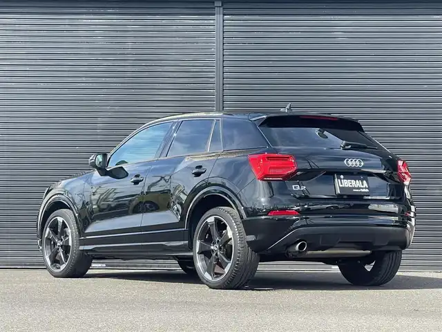 アウディ Ｑ２ ハッシュタグ パッション 山梨県 2019(令1)年 4万km ミトスブラックメタリック ３００台限定車　/黒赤シート　/バーチャルＣ/アシスタンスＰ/純正ＭＭＩナビ/Ｂカメラ/Ｃセンサー/フルセグ/カープレイ/ＢＴ/ＣＤ/ＤＶＤ/ＡＣＣ/ＢＳＡ/ＬＫＡ/前シートＨ/専用１９ＡＷ/Ａハイビーム