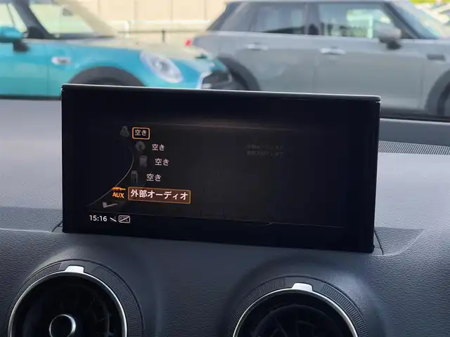 アウディ Ｑ２ ハッシュタグ パッション 山梨県 2019(令1)年 4万km ミトスブラックメタリック ３００台限定車　/黒赤シート　/バーチャルＣ/アシスタンスＰ/純正ＭＭＩナビ/Ｂカメラ/Ｃセンサー/フルセグ/カープレイ/ＢＴ/ＣＤ/ＤＶＤ/ＡＣＣ/ＢＳＡ/ＬＫＡ/前シートＨ/専用１９ＡＷ/Ａハイビーム