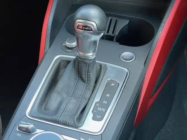 アウディ Ｑ２ ハッシュタグ パッション 山梨県 2019(令1)年 4万km ミトスブラックメタリック ３００台限定車　/黒赤シート　/バーチャルＣ/アシスタンスＰ/純正ＭＭＩナビ/Ｂカメラ/Ｃセンサー/フルセグ/カープレイ/ＢＴ/ＣＤ/ＤＶＤ/ＡＣＣ/ＢＳＡ/ＬＫＡ/前シートＨ/専用１９ＡＷ/Ａハイビーム