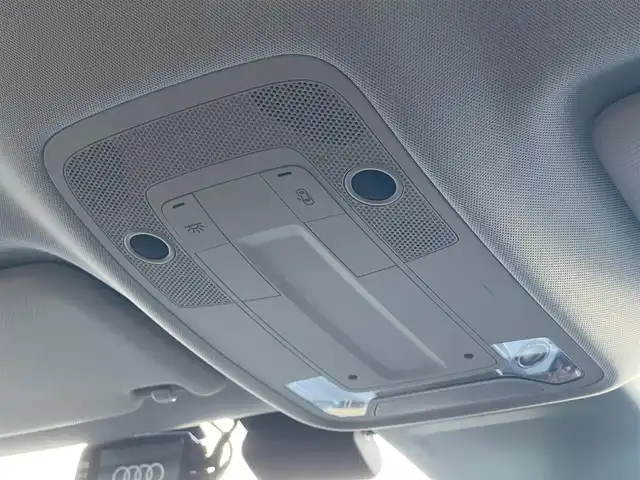 アウディ Ｑ２ ハッシュタグ パッション 山梨県 2019(令1)年 4万km ミトスブラックメタリック ３００台限定車　/黒赤シート　/バーチャルＣ/アシスタンスＰ/純正ＭＭＩナビ/Ｂカメラ/Ｃセンサー/フルセグ/カープレイ/ＢＴ/ＣＤ/ＤＶＤ/ＡＣＣ/ＢＳＡ/ＬＫＡ/前シートＨ/専用１９ＡＷ/Ａハイビーム