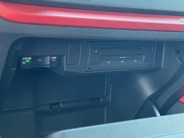 アウディ Ｑ２ ハッシュタグ パッション 山梨県 2019(令1)年 4万km ミトスブラックメタリック ３００台限定車　/黒赤シート　/バーチャルＣ/アシスタンスＰ/純正ＭＭＩナビ/Ｂカメラ/Ｃセンサー/フルセグ/カープレイ/ＢＴ/ＣＤ/ＤＶＤ/ＡＣＣ/ＢＳＡ/ＬＫＡ/前シートＨ/専用１９ＡＷ/Ａハイビーム