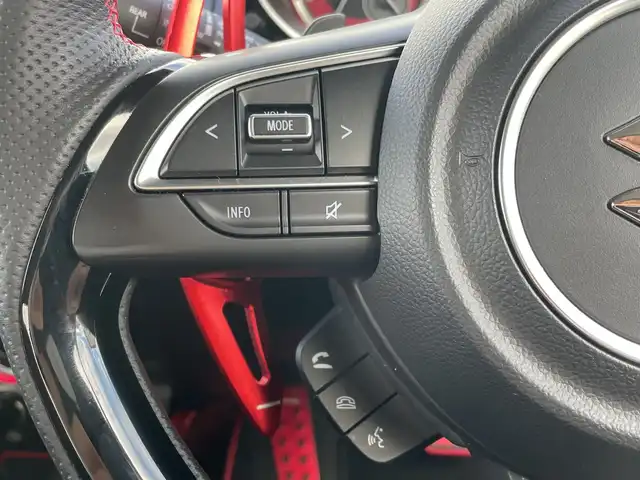 スズキ スイフト スポーツ 神奈川県 2023(令5)年 2.1万km ピュアホワイトP KENOWOOD製8V型SDナビ（MPV-S708L）/Bluetooth/CD/DVD/iPod/フルセグ/USB/全周囲カメラ/アクティブクルーズコントロール/純正エアロ/デジタルインナーミラー/ブラインドスポットモニター/シートヒーター/パドルシフト/専用フットペダル/専用シート/純正アルミホイール/LEDヘッドライト/ETC/コーナーセンサー/デュアルセンサーブレーキサポート/アイドリングストップ/レーンキープアシスト/横滑り防止装置/カーテンエアバック