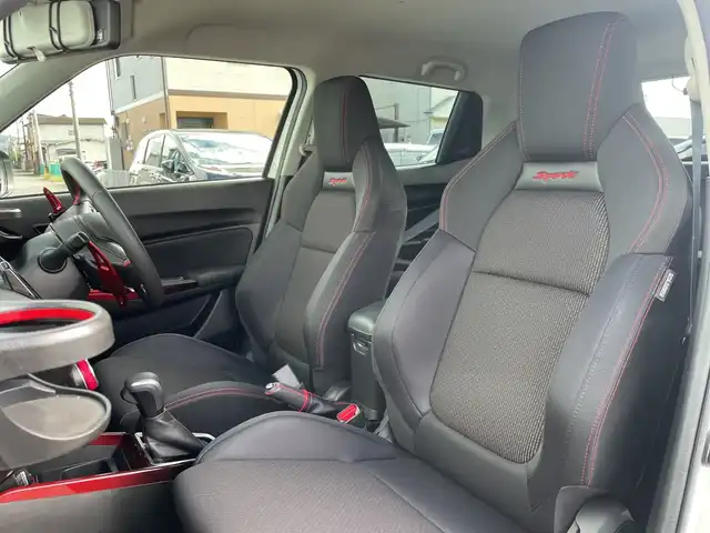 スズキ スイフト スポーツ 神奈川県 2023(令5)年 2.1万km ピュアホワイトP KENOWOOD製8V型SDナビ（MPV-S708L）/Bluetooth/CD/DVD/iPod/フルセグ/USB/全周囲カメラ/アクティブクルーズコントロール/純正エアロ/デジタルインナーミラー/ブラインドスポットモニター/シートヒーター/パドルシフト/専用フットペダル/専用シート/純正アルミホイール/LEDヘッドライト/ETC/コーナーセンサー/デュアルセンサーブレーキサポート/アイドリングストップ/レーンキープアシスト/横滑り防止装置/カーテンエアバック