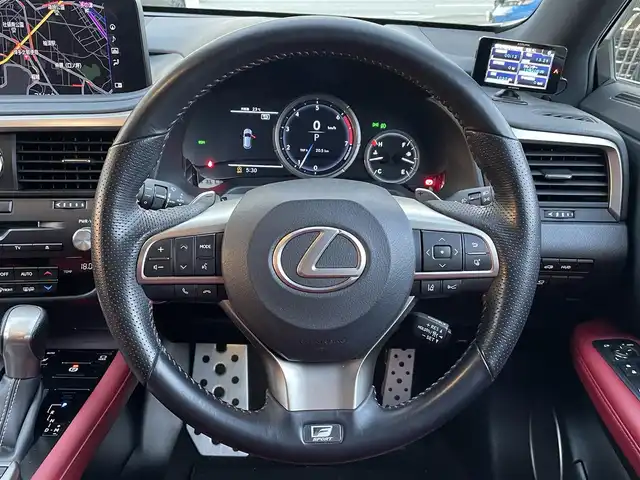 レクサス ＲＸ 300 Fスポーツ 福岡県 2019(令1)年 2万km ホワイトノーヴァガラスフレーク ワンオーナー/純正メーカーナビ/（Bluetooth対応/フルセグTV/AM/FM）/サンルーフ/ブラインドスポットモニター/ヘッドアップディスプレイ/クルーズコントロール/パドルシフト/360度カメラ/バックカメラ/全席パワーシート（運転席メモリ付）/前席シートヒーター/前席エアーシート/ステアリングヒーター/ドライブレコーダー/パワーバックドア/レザーシート/純正アルミホイール/純正フロアマット/プッシュスタート/アイドリングストップ/保証書/取扱説明書/スペアキー/スマートキー/カードキー