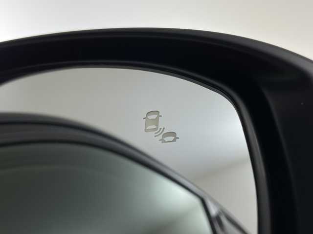 ホンダ ヴェゼル ハイブリッド e:HEV Z 鹿児島県 2025(令7)年 0.1千km クリスタルブラックパール 登録済未使用車/ホンダセンシング/レーダークルーズコントロール/ビルトインETC2・0/バックカメラ/純正ナビ/(BT/AM/FM/フルセグTV)/Applecarplay/Androidauto/革巻きステアリング/ステアリングスイッチ/ステアリングヒーター/電動リアゲート/チップアップシート/ハーフレザーシート/前席シートヒーター/純正18インチアルミホイール/レーンキープアシスト/オートマチックハイビーム/ブラインドスポットモニター/純正LEDヘッドライト/ワイヤレス充電/電動パーキングブレーキ/オートホールド/前後コーナーセンサー/保証書/取扱説明書/スペアキー