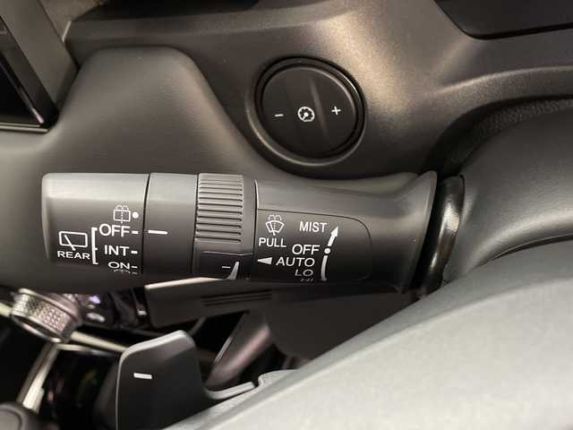 ホンダ ヴェゼル ハイブリッド e:HEV Z 鹿児島県 2025(令7)年 0.1千km クリスタルブラックパール 登録済未使用車/ホンダセンシング/レーダークルーズコントロール/ビルトインETC2・0/バックカメラ/純正ナビ/(BT/AM/FM/フルセグTV)/Applecarplay/Androidauto/革巻きステアリング/ステアリングスイッチ/ステアリングヒーター/電動リアゲート/チップアップシート/ハーフレザーシート/前席シートヒーター/純正18インチアルミホイール/レーンキープアシスト/オートマチックハイビーム/ブラインドスポットモニター/純正LEDヘッドライト/ワイヤレス充電/電動パーキングブレーキ/オートホールド/前後コーナーセンサー/保証書/取扱説明書/スペアキー