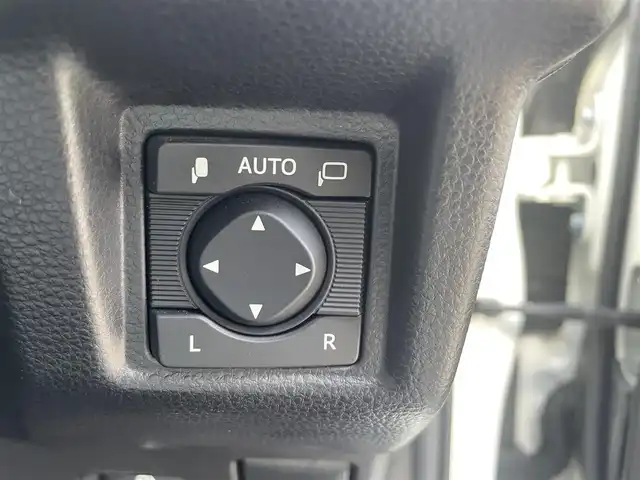 トヨタ クラウン ハイブリッド RS 鳥取県 2018(平30)年 7.5万km ホワイトパールクリスタルシャイン トヨタセーフティセンス/モデリスタエアロ/モデリスタ19AW/サンルーフ/白本革シート/・前席パワーシート/シートヒーター/ベンチレーション/ハンドルヒーター/メーカーナビ/・フルセグ/Bluetooth/CD/DVD/全方位モニター/スマートキー/プッシュスタート/ビルトインETC2.0/レーダークルーズコントロール/ブランドスポットモニター/ヘッドアップディスプレイ/オートホールド/ABS/W＆サイドエアバック/カーテンエアバック/LEDヘッドライト/オートライト/オートマチックハイビーム