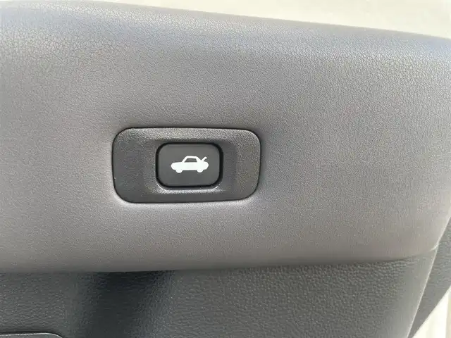 トヨタ クラウン ハイブリッド RS 鳥取県 2018(平30)年 7.5万km ホワイトパールクリスタルシャイン トヨタセーフティセンス/モデリスタエアロ/モデリスタ19AW/サンルーフ/白本革シート/・前席パワーシート/シートヒーター/ベンチレーション/ハンドルヒーター/メーカーナビ/・フルセグ/Bluetooth/CD/DVD/全方位モニター/スマートキー/プッシュスタート/ビルトインETC2.0/レーダークルーズコントロール/ブランドスポットモニター/ヘッドアップディスプレイ/オートホールド/ABS/W＆サイドエアバック/カーテンエアバック/LEDヘッドライト/オートライト/オートマチックハイビーム