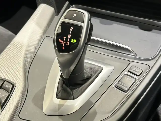 ＢＭＷ ３２０ｄ Mスポーツ 福岡県 2017(平29)年 4.8万km サファイアブラックP ＡＣＣ／ＢＳＭ　/ＭパフォーマンスＦスポイラー　/ブラックグリル　/純正ナビ　/Ｂカメラ　/Ｂｌｕｅｔｏｏｔｈ　/メモリ付パワーシート　/コンフォートアクセス　/ＬＥＤライト　/リアソナー　/純正ＯＰ１９インチＡＷ