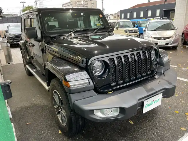 クライスラー・ジープ ジープ ラングラー アンリミテッド サハラ 佐賀県 2023(令5)年 2.8万km 黒 ４WD/メモリナビ/ワンセグテレビ/バックカメラ/純正ホイール夏タイヤ装着/クルーズコントロール/ドアバイザー/プッシュスタート/ETC２．０/純正フロアマット/ALPINEスピーカー/Bluetooth/アイドリングストップ/コーナーセンサー