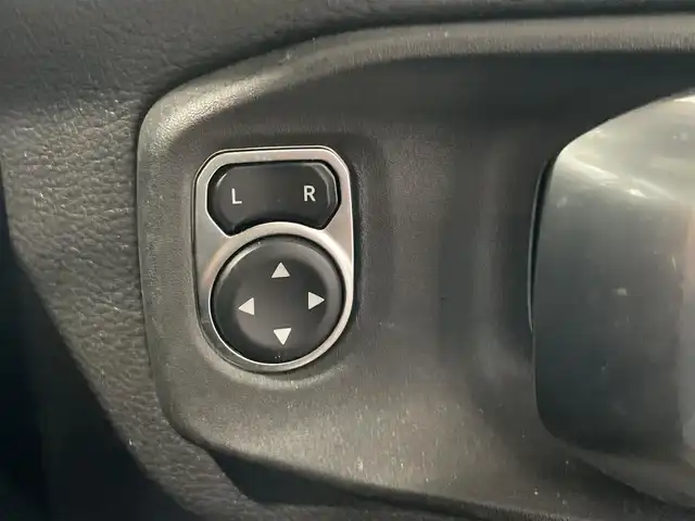 クライスラー・ジープ ジープ ラングラー アンリミテッド サハラ 佐賀県 2023(令5)年 2.8万km 黒 ４WD/メモリナビ/ワンセグテレビ/バックカメラ/純正ホイール夏タイヤ装着/クルーズコントロール/ドアバイザー/プッシュスタート/ETC２．０/純正フロアマット/ALPINEスピーカー/Bluetooth/アイドリングストップ/コーナーセンサー