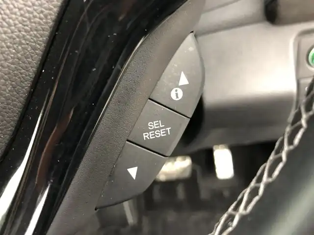 ホンダ ヴェゼル ハイブリッド RS ホンダセンシング 愛知県 2016(平28)年 2.8万km ホワイトオーキッドパール ホンダセンシング/レーダークルーズコントロール/純正SDナビ/・Bluetooth/・フルセグTV/・HDMI/ワイパーデアイサー/革巻きステアリング/ステアリングリモコン/レザーシート/シートヒーター（D/N）/ドライブレコーダー/純正AW/ビルトインETC/電動パーキングアシスト