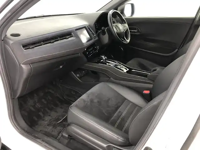 ホンダ ヴェゼル ハイブリッド RS ホンダセンシング 愛知県 2016(平28)年 2.8万km ホワイトオーキッドパール ホンダセンシング/レーダークルーズコントロール/純正SDナビ/・Bluetooth/・フルセグTV/・HDMI/ワイパーデアイサー/革巻きステアリング/ステアリングリモコン/レザーシート/シートヒーター（D/N）/ドライブレコーダー/純正AW/ビルトインETC/電動パーキングアシスト