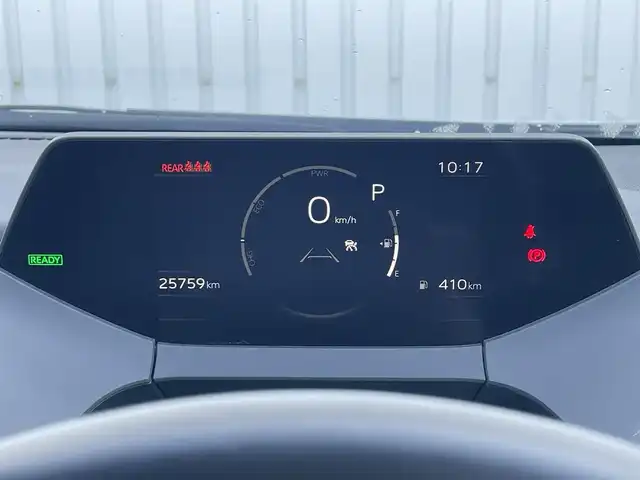 トヨタ プリウス X 滋賀県 2023(令5)年 2.6万km スーパーホワイトⅡ 純正8インチディスプレイオーディオ/(フルセグTV Bluetooth MiraCast)/トヨタセーフティセンス/・プリクラッシュセーフティ/・レーントレーシングアシスト/・車線逸脱警報/・レーダークルーズコントロール/・ブラインドスポットモニター/バックカメラ/ETC2.0/プッシュスタート/スマートキー/革巻きステアリング/ステアリングリモコン/純正フロアマット/LEDヘッドライト/オートマチックハイビーム