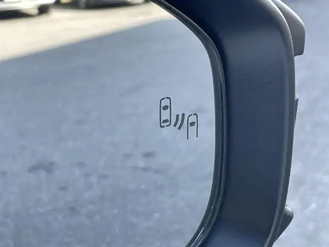 トヨタ プリウス X 滋賀県 2023(令5)年 2.6万km スーパーホワイトⅡ 純正8インチディスプレイオーディオ/(フルセグTV Bluetooth MiraCast)/トヨタセーフティセンス/・プリクラッシュセーフティ/・レーントレーシングアシスト/・車線逸脱警報/・レーダークルーズコントロール/・ブラインドスポットモニター/バックカメラ/ETC2.0/プッシュスタート/スマートキー/革巻きステアリング/ステアリングリモコン/純正フロアマット/LEDヘッドライト/オートマチックハイビーム