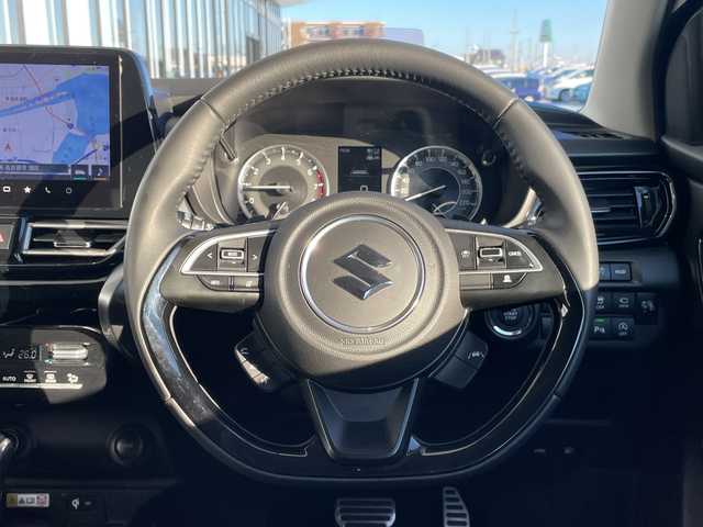 スズキ フロンクス 愛知県 2024(令6)年 1万km 白 スズキセーフティサポート/純正9型ディスプレイオーディオナビ/全方位カメラ/レーダークルーズコントロール/シートヒーター/ヘッドアップディスプレイ/ブラインドスポットモニター/パドルシフト/ワイヤレス充電機/コーナーセンサー/純正アルミホイール/LEDヘッドライト/衝突軽減システム/フルセグ/Bluetooth/ステアリングスイッチ/スマートキー/プッシュスタート