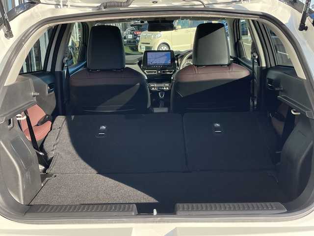 スズキ フロンクス 愛知県 2024(令6)年 1万km 白 スズキセーフティサポート/純正9型ディスプレイオーディオナビ/全方位カメラ/レーダークルーズコントロール/シートヒーター/ヘッドアップディスプレイ/ブラインドスポットモニター/パドルシフト/ワイヤレス充電機/コーナーセンサー/純正アルミホイール/LEDヘッドライト/衝突軽減システム/フルセグ/Bluetooth/ステアリングスイッチ/スマートキー/プッシュスタート