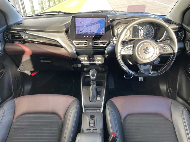 スズキ フロンクス 愛知県 2024(令6)年 1万km 白 スズキセーフティサポート/純正9型ディスプレイオーディオナビ/全方位カメラ/レーダークルーズコントロール/シートヒーター/ヘッドアップディスプレイ/ブラインドスポットモニター/パドルシフト/ワイヤレス充電機/コーナーセンサー/純正アルミホイール/LEDヘッドライト/衝突軽減システム/フルセグ/Bluetooth/ステアリングスイッチ/スマートキー/プッシュスタート