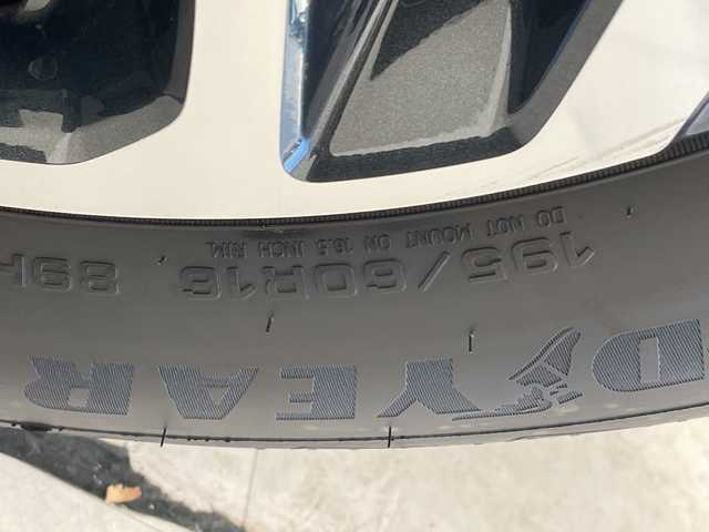 スズキ フロンクス 愛知県 2024(令6)年 1万km 白 スズキセーフティサポート/純正9型ディスプレイオーディオナビ/全方位カメラ/レーダークルーズコントロール/シートヒーター/ヘッドアップディスプレイ/ブラインドスポットモニター/パドルシフト/ワイヤレス充電機/コーナーセンサー/純正アルミホイール/LEDヘッドライト/衝突軽減システム/フルセグ/Bluetooth/ステアリングスイッチ/スマートキー/プッシュスタート