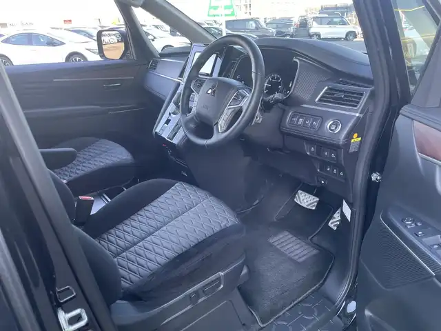 三菱 デリカＤ：５ P 東京都 2024(令6)年 1万km アメジストブラック 社外ナビ(MDV-D711)/【iphone/USB/SD/DISC/TV/FM/AM/BT/HDMI】/ETC/ドライブレコーダー/ e-Assist/・衝突被害軽減ブレーキシステム/・踏み間違い衝突防止アシスト/・車線逸脱防止支援機能/・レーダークルーズコントロール/・後側方車両検知警報システム [BSW]/・オートマチックハイビーム/・マルチアラウンドモニター/両側電動スライドドア/エレクトリックテールゲート/パワーシート(D席)/シートヒーター/ステアリングヒーター/LEDヘッドライト/フォグランプ/オートライト/アイドリングストップ/パドルシフト/100V電源/アイドリングストップ/18インチ純正AW/プッシュスタート/スマートキー