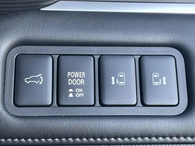 三菱 デリカＤ：５ P 東京都 2024(令6)年 1万km アメジストブラック 社外ナビ(MDV-D711)/【iphone/USB/SD/DISC/TV/FM/AM/BT/HDMI】/ETC/ドライブレコーダー/ e-Assist/・衝突被害軽減ブレーキシステム/・踏み間違い衝突防止アシスト/・車線逸脱防止支援機能/・レーダークルーズコントロール/・後側方車両検知警報システム [BSW]/・オートマチックハイビーム/・マルチアラウンドモニター/両側電動スライドドア/エレクトリックテールゲート/パワーシート(D席)/シートヒーター/ステアリングヒーター/LEDヘッドライト/フォグランプ/オートライト/アイドリングストップ/パドルシフト/100V電源/アイドリングストップ/18インチ純正AW/プッシュスタート/スマートキー