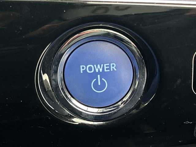 トヨタ プリウス Sセーフティプラス ツートーン 茨城県 2018(平30)年 3.9万km ベージュⅡ ナビ　フルセグＴＶ　バックモニター　エアロ付き　衝突軽減ブレーキ　クルコン　ＥＴＣ　ＬＥＤライト　フォグランプ　ドライブレコーダー　パーキングアシスト　コーナーセンサー　スマートキ―　プッシュスタート